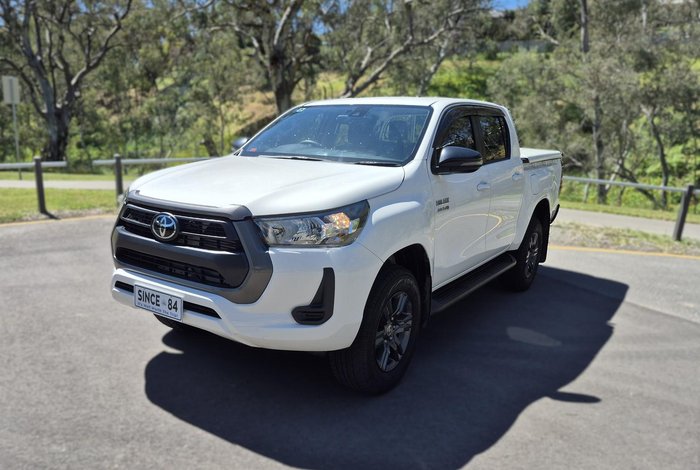 2023 Toyota Hilux SR