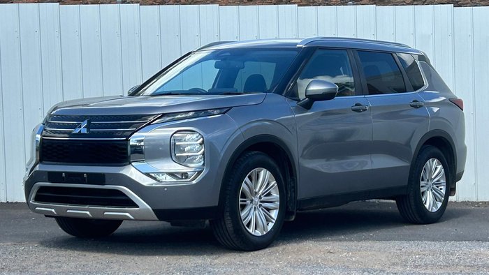 2022 Mitsubishi Outlander LS
