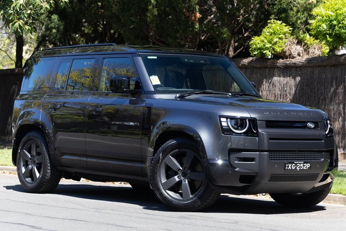 2025 Land Rover Defender 110 P425 X-Dynamic HSE