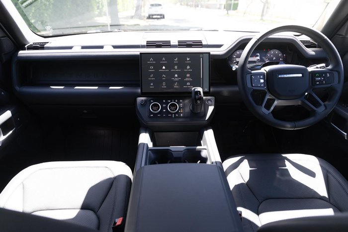 2025 Land Rover Defender 110 P425 X-Dynamic HSE