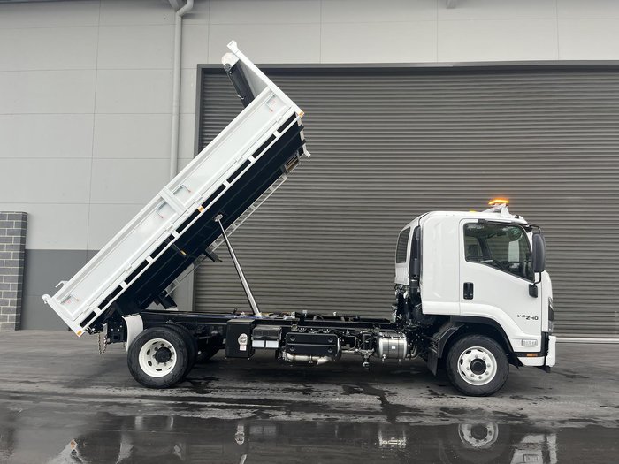 2025 Isuzu F Series FSR 140/120-240 AM R44