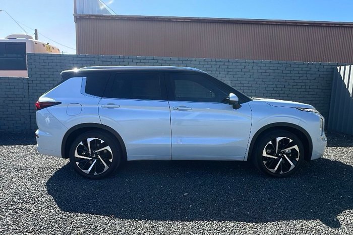 2024 Mitsubishi Outlander Exceed Tourer