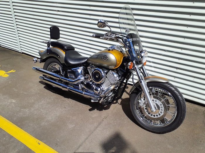 1999 Yamaha V-Star XVS1100 Custom V-Star Gold