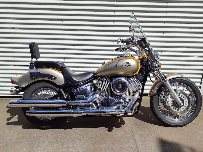 1999 Yamaha V-Star XVS1100 Custom V-Star Gold