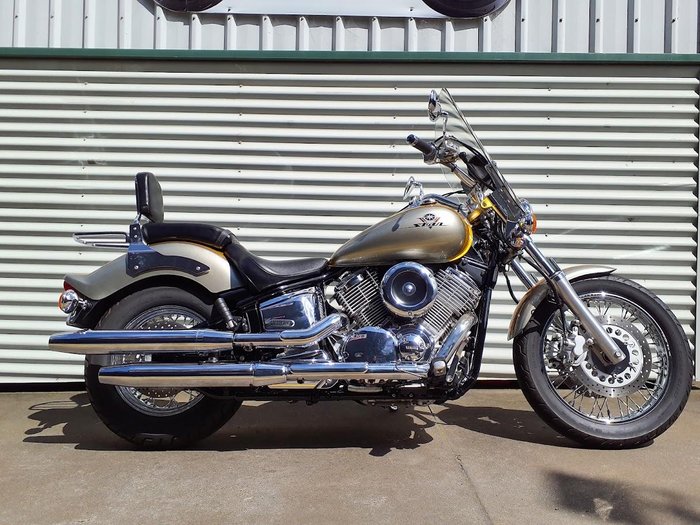 1999 Yamaha V-Star XVS1100 Custom V-Star Gold