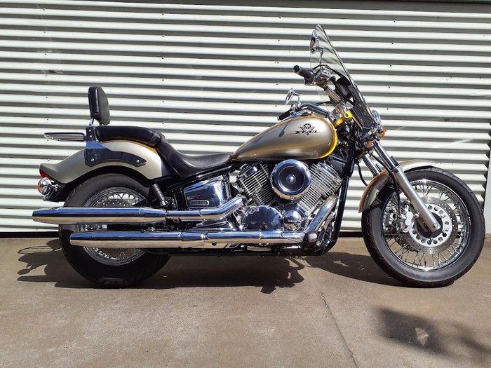 1999 Yamaha V-Star XVS1100 Custom V-Star Gold