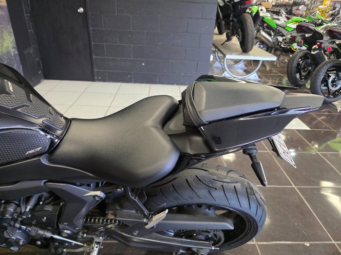 2024 Yamaha YZF-R7LA BLACK