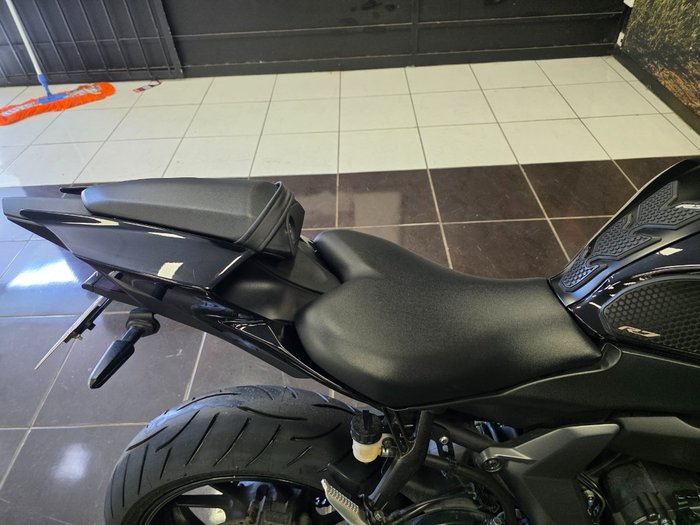 2024 Yamaha YZF-R7LA BLACK