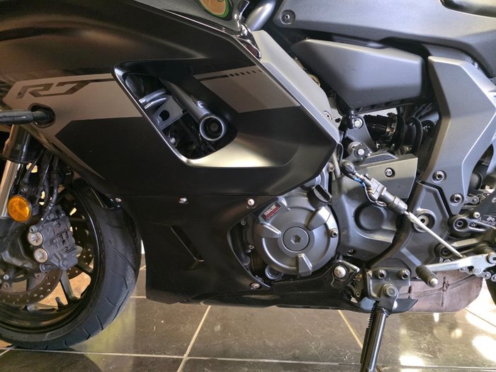 2024 Yamaha YZF-R7LA BLACK