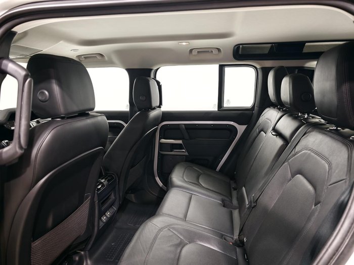 2023 Land Rover Defender 110 D300 SE