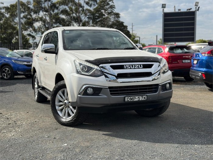 2017 ISUZU MU-X