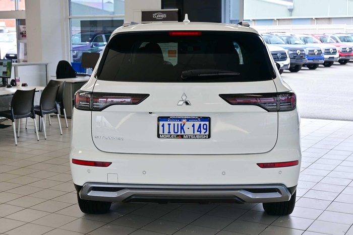 2025 Mitsubishi Outlander LS