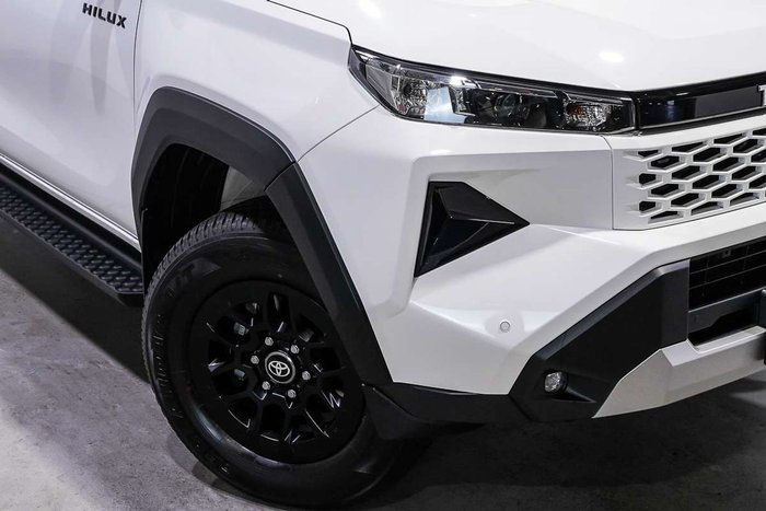 2026 Toyota Hilux SR