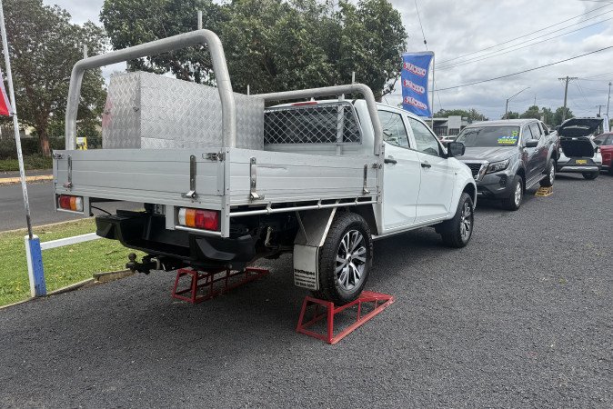 2022 ISUZU D-MAX SX (4x2) HIGH-RIDE