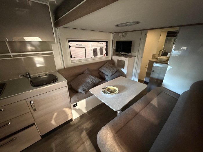 2022 Avida Leura