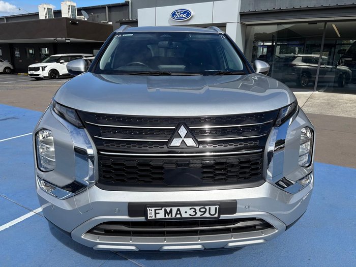 2024 Mitsubishi Outlander LS