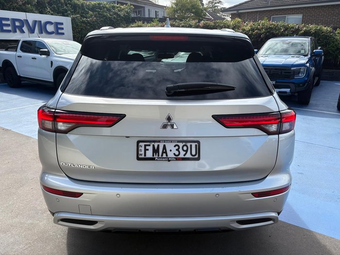 2024 Mitsubishi Outlander LS