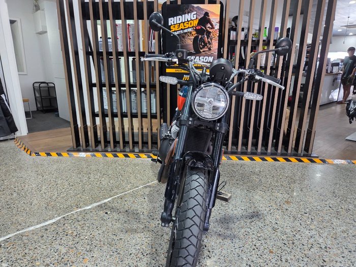 2025 Royal Enfield BEAR 650