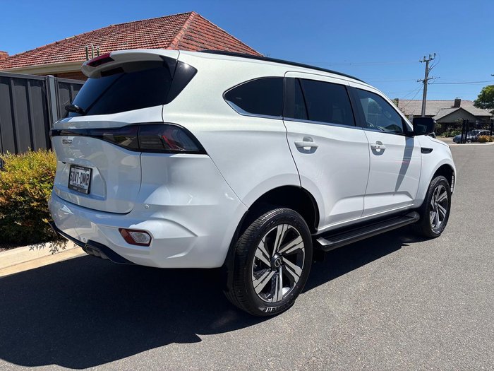 2026 Isuzu MU-X LS-T MY25.5 4X4 Dual Range Moonstone White
