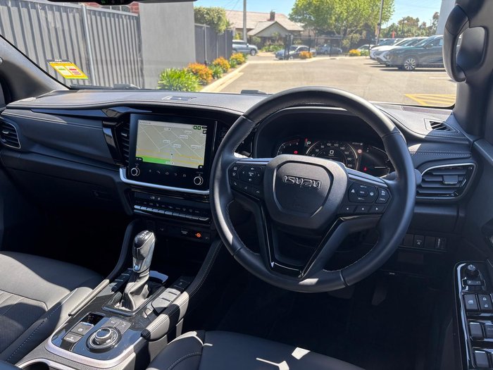 2026 Isuzu MU-X LS-T MY25.5 4X4 Dual Range Moonstone White