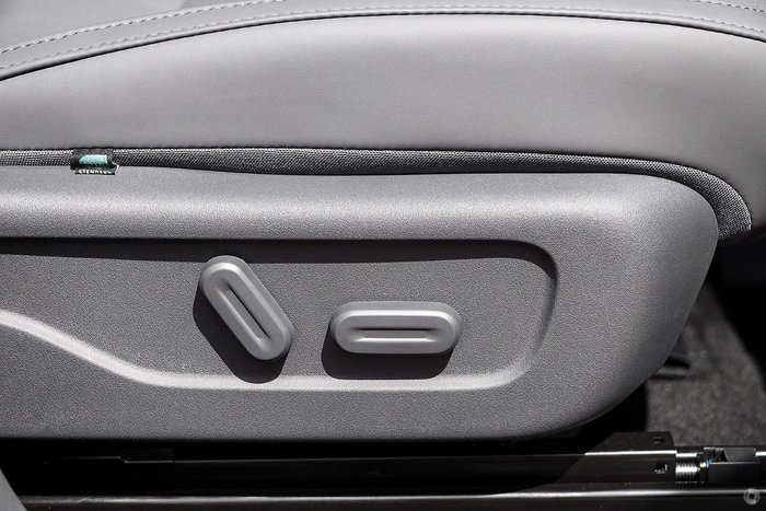 2026 Leapmotor B10 Design LR