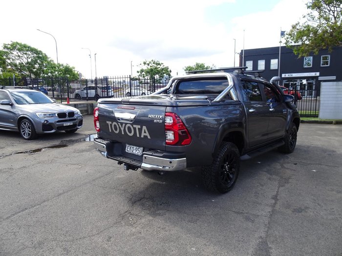 2020 Toyota Hilux SR5