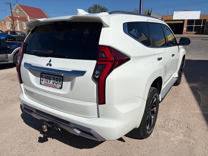 2024 Mitsubishi Pajero Sport GLS