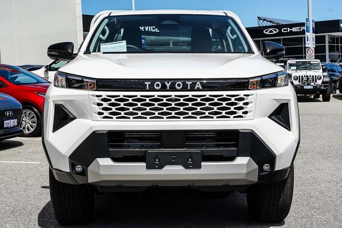 2026 Toyota Hilux SR