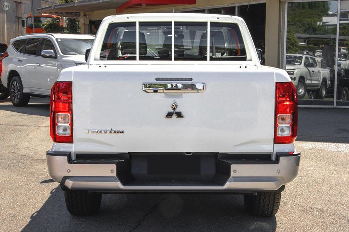 2025 Mitsubishi Triton GLX