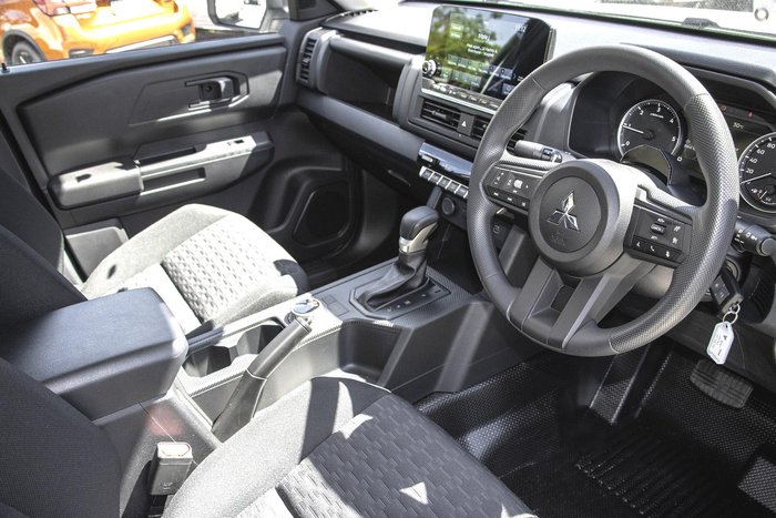 2025 Mitsubishi Triton GLX MV MY25 4X4 Dual Range White