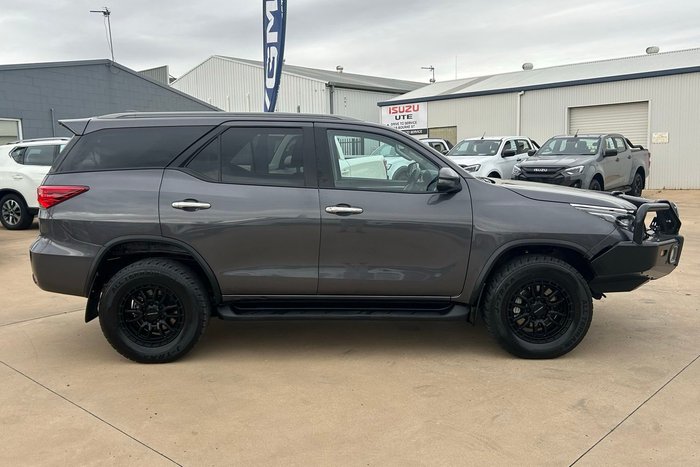 2024 Toyota Fortuner GXL PREMIUM INTERIOR