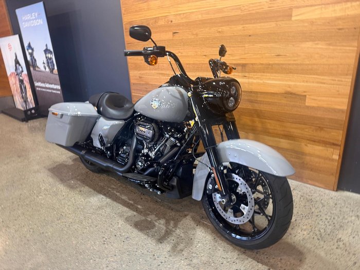 2025 Harley-Davidson Road King Special 114 (FLHRXS)