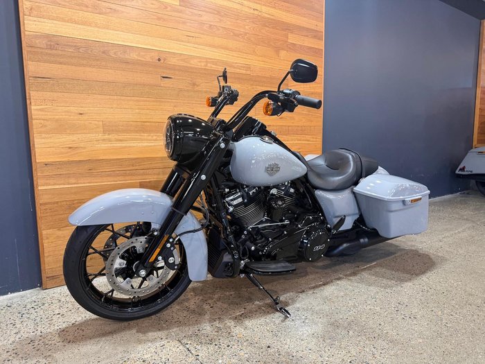 2025 Harley-Davidson Road King Special 114 (FLHRXS)