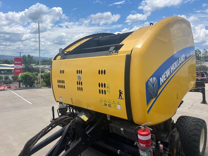 New Holland RB150