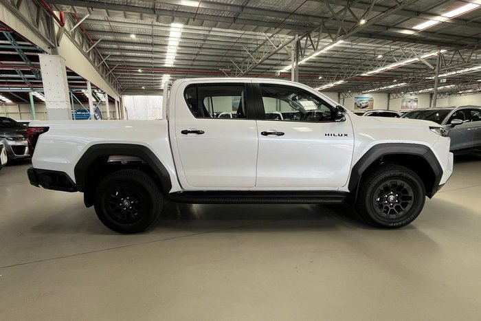 2026 Toyota Hilux SR 48V