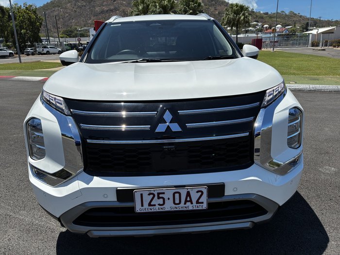 2025 Mitsubishi Outlander LS