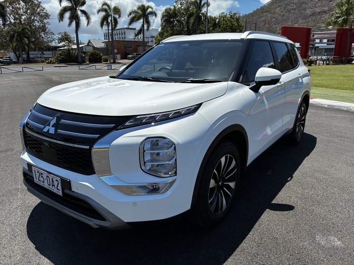 2025 Mitsubishi Outlander LS