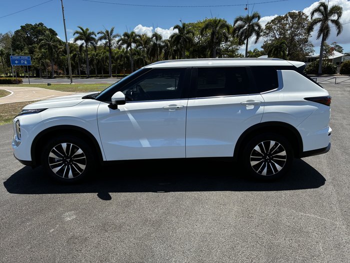 2025 Mitsubishi Outlander LS
