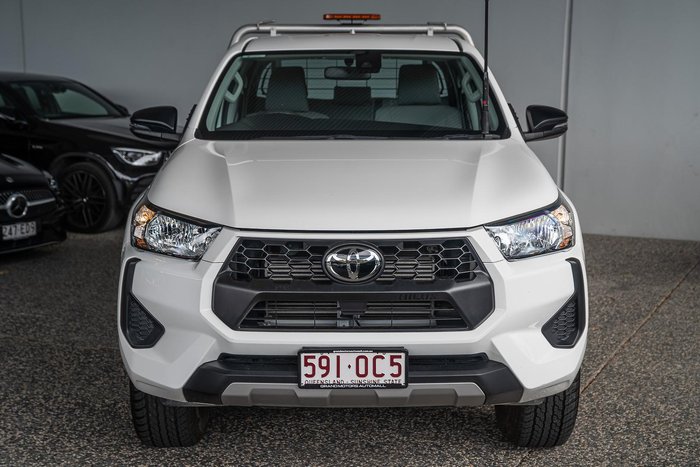 2025 Toyota Hilux SR