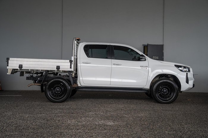 2025 Toyota Hilux SR