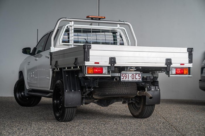 2025 Toyota Hilux SR