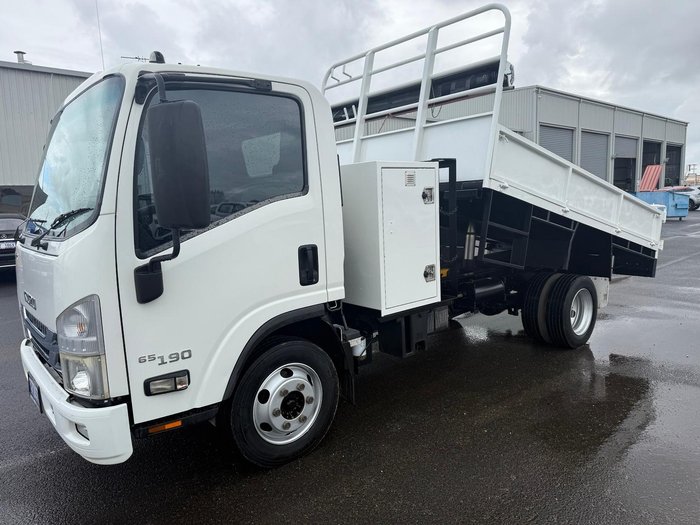 2016 Isuzu N Series
