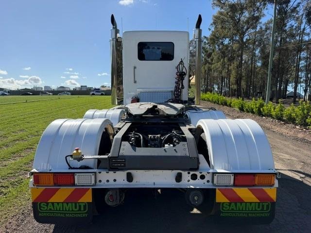 2016 Kenworth T600 Series T609