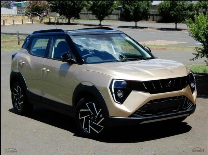 2025 Mahindra XUV3XO AX7L
