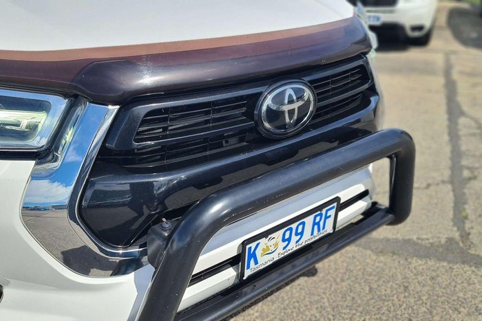 2022 Toyota Hilux SR5