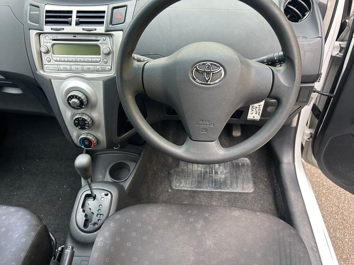 2006 Toyota Yaris YR