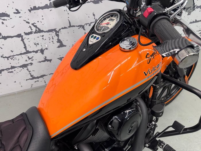 2021 Kawasaki Vulcan 900 Custom (VN900C) Vulcan Orange