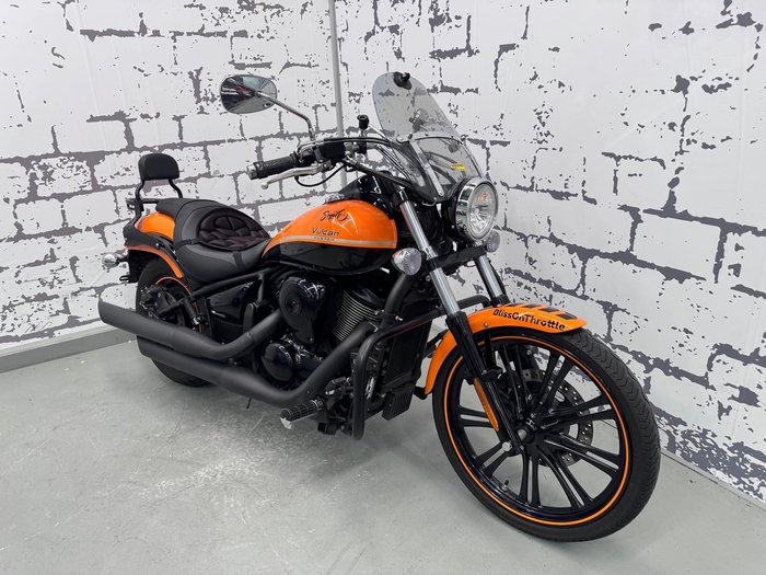 2021 Kawasaki Vulcan 900 Custom (VN900C) Vulcan Orange