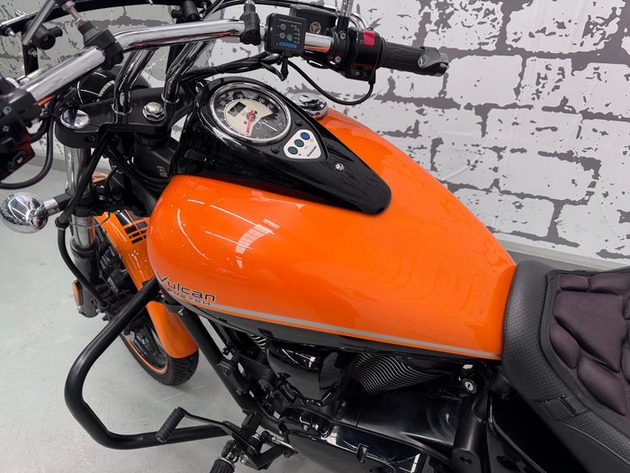 2021 Kawasaki Vulcan 900 Custom (VN900C) Vulcan Orange
