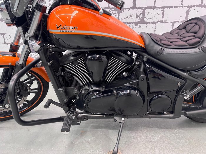 2021 Kawasaki Vulcan 900 Custom (VN900C) Vulcan Orange